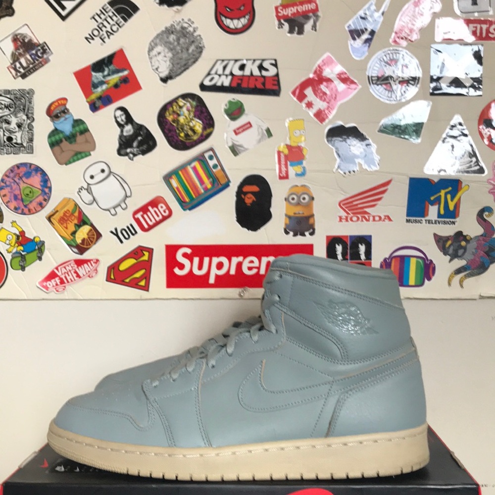 Air Jordan 1 HI Mica Green